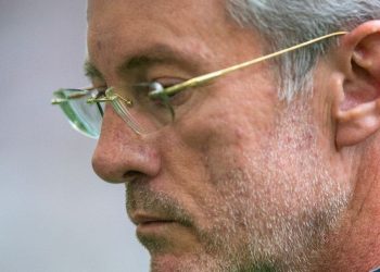 “Medíocre”: Odair vira alvo de debate na imprensa gaúcha após indireta