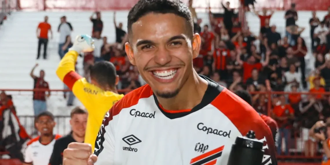 “Dedo na ferida”: Odair revela conversa com promessa que errou na estreia pelo Athletico