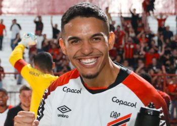 Athletico provoca o Coritiba após classificação: “Paraná bem representado”