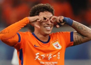 Ex-Athletico recebe nota 10 após hat-trick e assistência na China