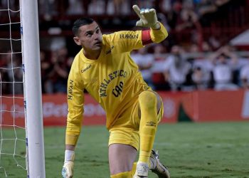 Herói, Santos acumula 21 pênaltis defendidos e oito classificações pelo Athletico