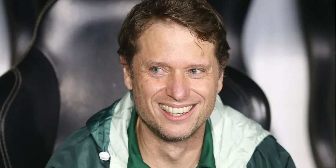 Coritiba vira sobre o Bahia, encerra jejum e cola na zona de Libertadores