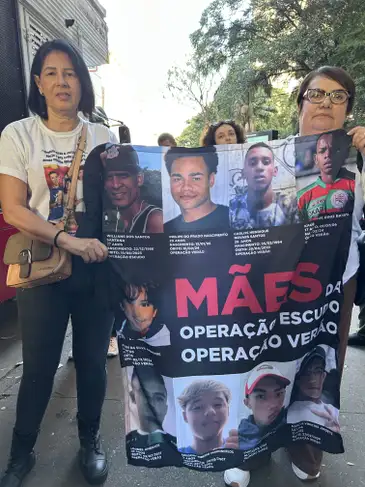 Cordão da Mentira faz ato na Paulista para lembrar Crimes de Maio