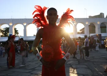Parada LGBTQIA+ no Rio defende mais representantes no Legislativo
