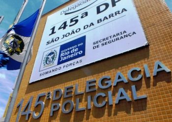 Mãe é presa após registrar agressões e ameaças contra filho de cinco meses em SJB