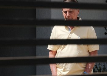 Não houve intuito de descumprir a lei, diz Bolsonaro sobre arma