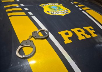 Colombiano é preso em Campos após oferecer almoço e PIX a policial para escapar de abordagem