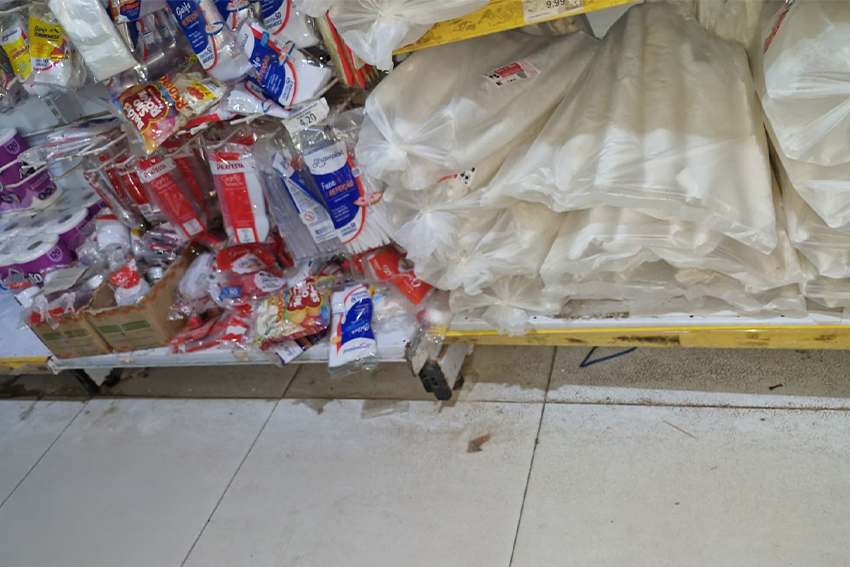 Vigilância Sanitária interdita supermercado em SFI após encontrar baratas, acúmulo de lixo e alimentos vencidos