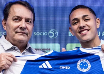 Athletico faz sondagem por lateral que perdeu espaço em rival da Série A