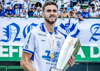 Emprestado pelo Athletico se destaca como artilheiro em campanha com título