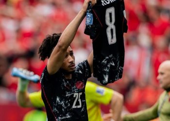 Imagem forte! Jogador quebra a perna em jogo entre Canadá x Catar pela Copa do Mundo