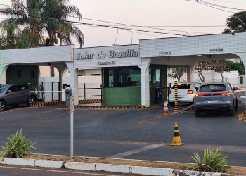 Moraes suspende visitas a Bolsonaro na prisão domiciliar