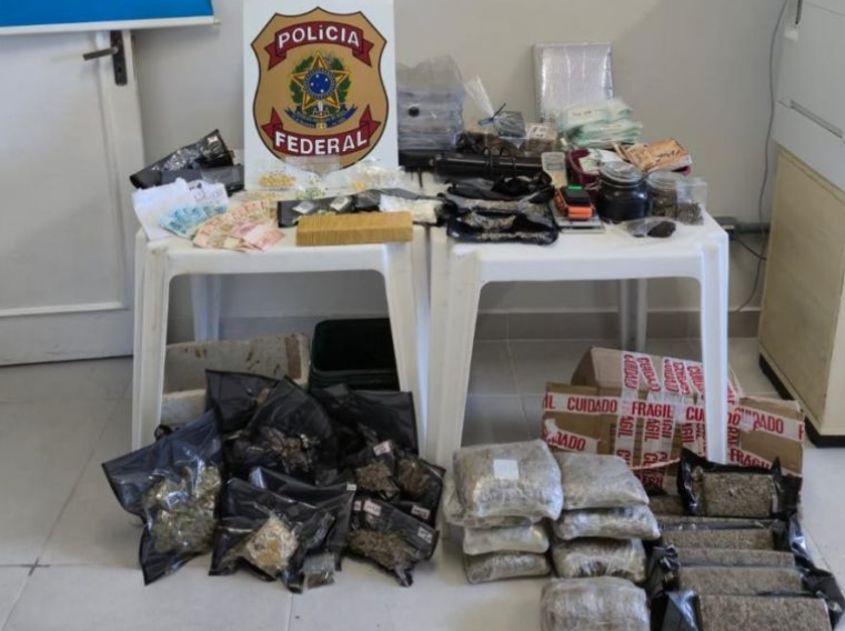 PF prende homem em flagrante por tráfico de drogas em Campos