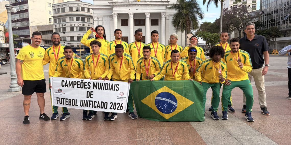 Seleção Brasileira de Futebol Unificado retorna a Campos e é recebida com festa após título da Copa do Mundo