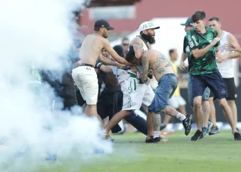 Torcidas de Coritiba e Cruzeiro se reencontram em Curitiba após “batalha” de 2023