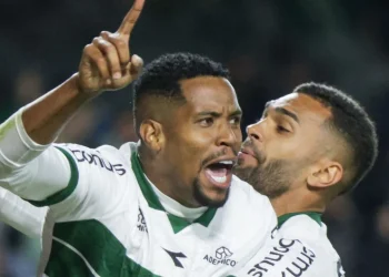 Atacante ex-Coritiba recebe proposta de clube japonês e pode render valor milionário