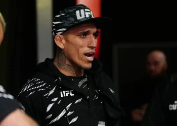 Charles do Bronx sai em defesa de árbitro criticado por Poatan no UFC