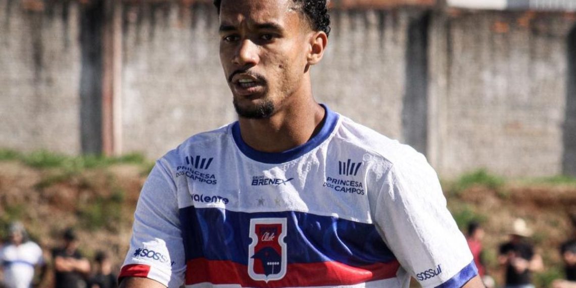 “Uma honra”: Lateral se despede do Paraná e volta para clube paulista