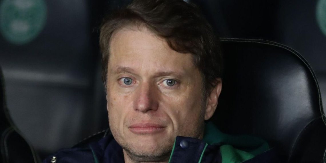 Após ficar no Coritiba, Seabra pede desculpas à torcida: “Sinto muito pelo transtorno”