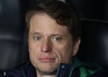 Após ficar no Coritiba, Seabra pede desculpas à torcida: “Sinto muito pelo transtorno”