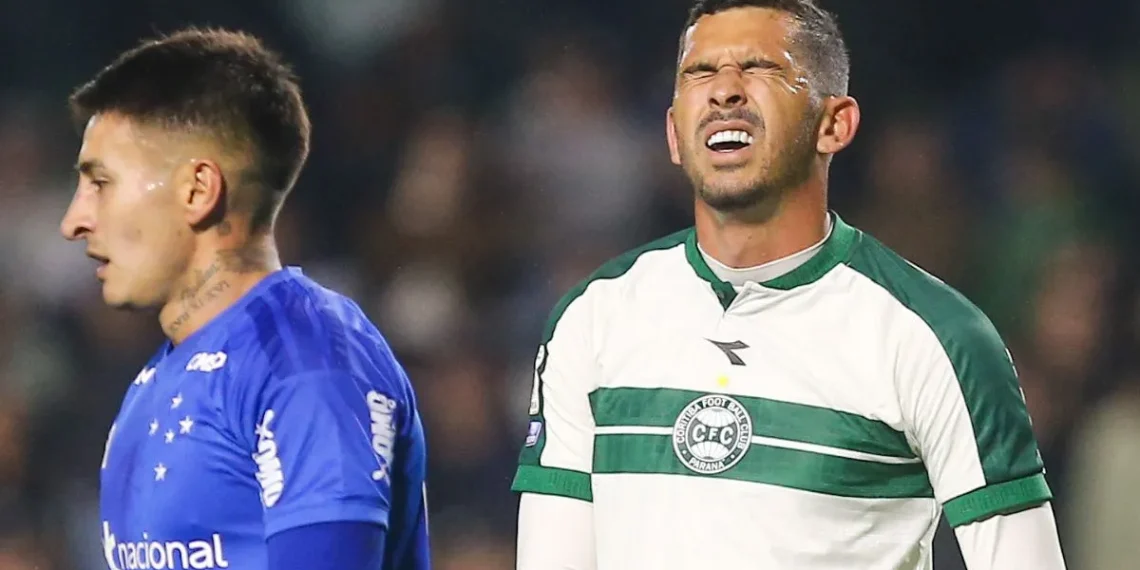 Coritiba amplia jejum após derrota para o Cruzeiro e liga alerta no Brasileirão
