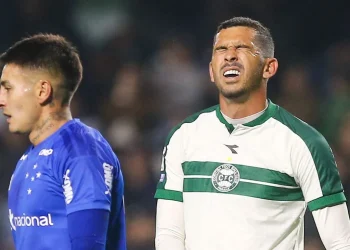 Coritiba amplia jejum após derrota para o Cruzeiro e liga alerta no Brasileirão