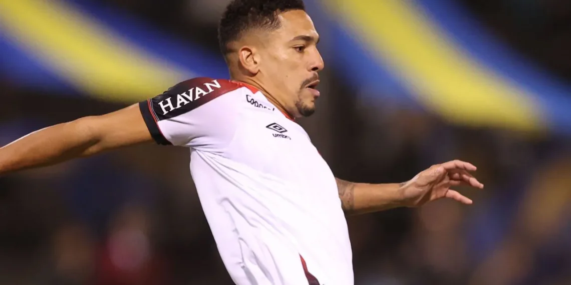 Athletico sofre e tem expulsão em amistoso com o Boca Juniors