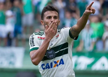 Lembra dele? Antigo artilheiro do Coritiba é anunciado em clube da Série B
