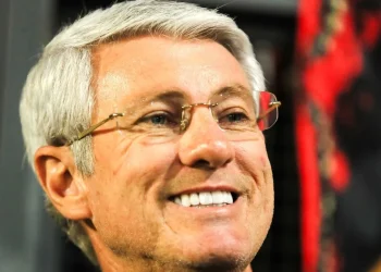Athletico vira sobre o São Paulo com brilho de Leozinho e se mantém no G4