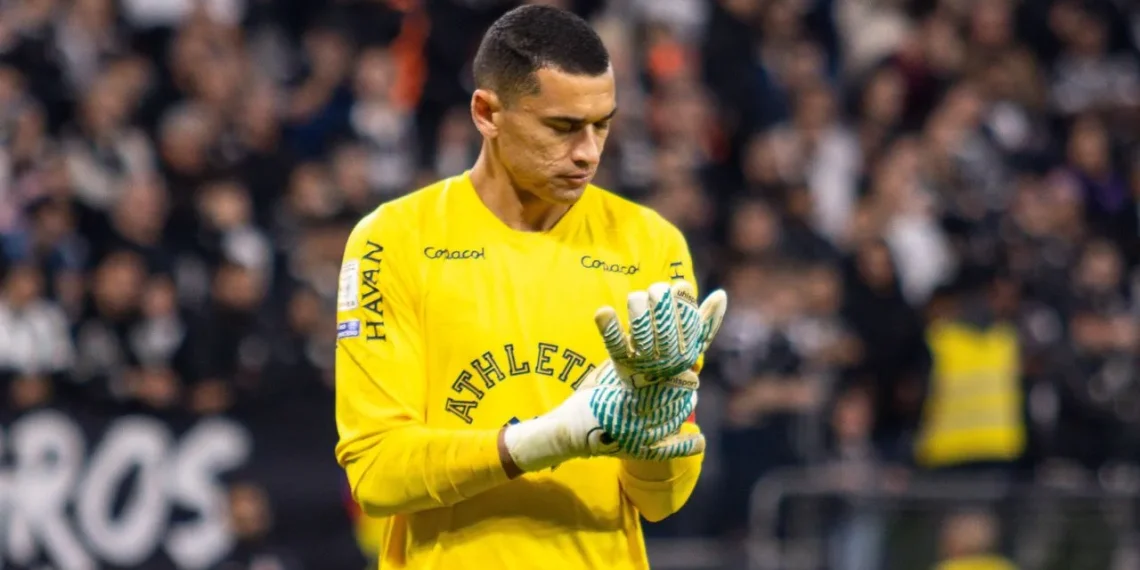 Com “medo de vencer”, o Athletico é salvo pelo goleiro Santos em Itaquera
