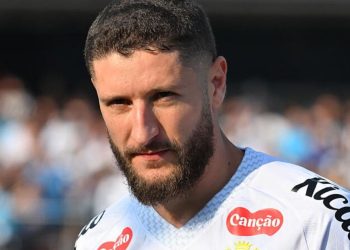 Cria do Coritiba, Zé Rafael busca novo clube no mercado