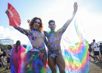 Parada Brasília Orgulho traz campanha do voto contra o preconceito