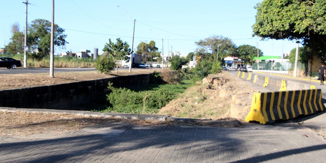 Prefeitura instala barreiras de concreto no entorno do ‘Canal do Saco’, marcado por graves acidentes