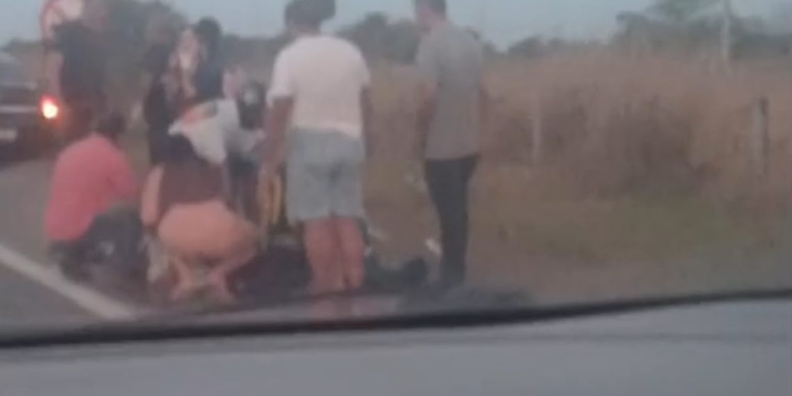 Acidente com moto deixa duas pessoas feridas na BR-356 entre Campos e SJB