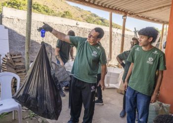 Peixe antes desprezado melhora renda de mulheres da pesca no Rio