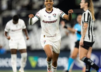 Fluminense domina, vence e complica Botafogo no Brasileirão Feminino