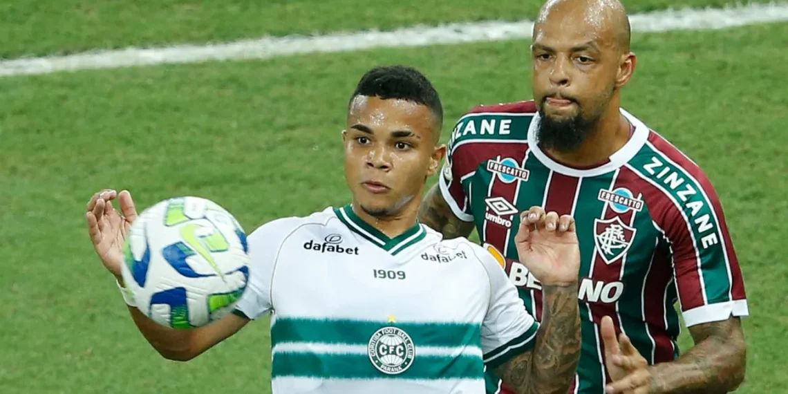 Lateral do Coritiba pede dicas a Ronier sobre como parar ex-piá do Couto