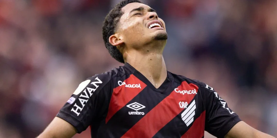 Athletico tem lesão muscular e baixas de última hora para encarar o Vitória