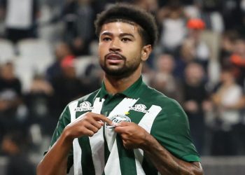 Lucas Ronier, do Coritiba, entra no top-5 de atacantes da América do Sul