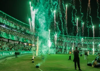 Coritiba tem campanha de rebaixado no Couto Pereira e aposta em confrontos diretos