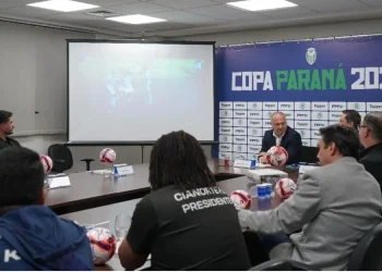 Com formação com quatro atacantes, Athletico se prepara para estreia na Copa Paraná