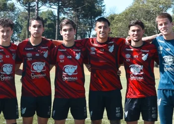 “Aposta de Petraglia”: Jornal espanhol destaca novo projeto do Athletico