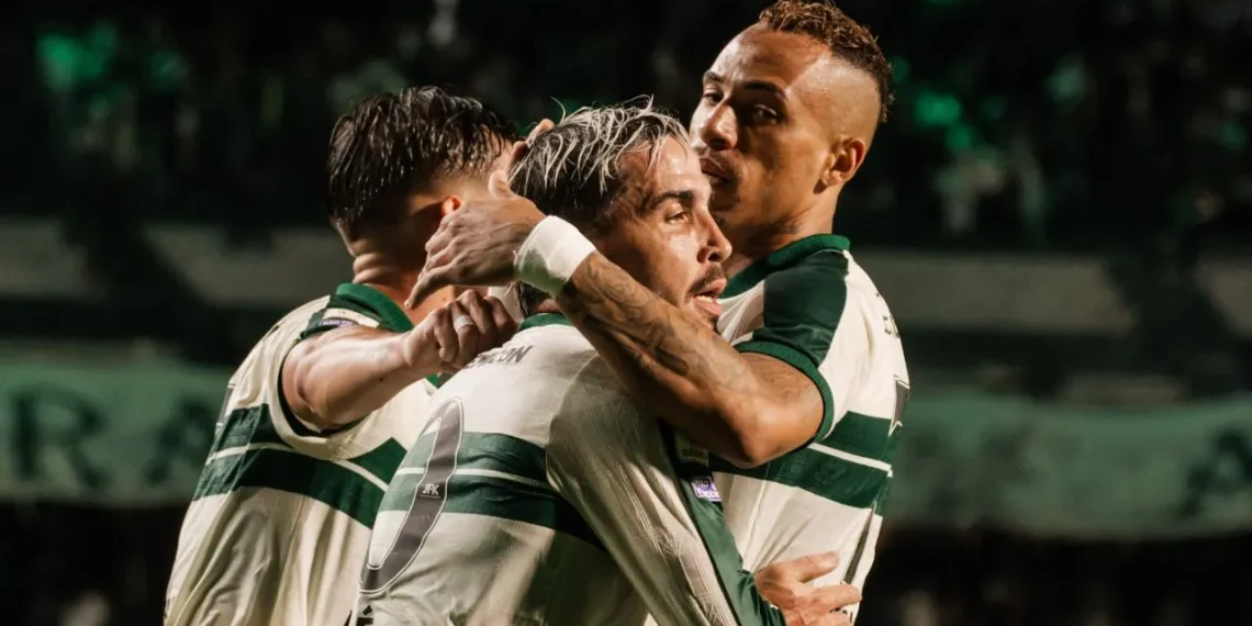 Coritiba supera lesões, volta a vencer no Couto e alivia pressão no Brasileirão