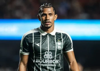 Coritiba define prioridades e acelera busca por reforços na reta final da janela