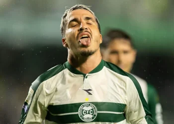 Coritiba x Corinthians: Escalações e onde assistir ao vivo