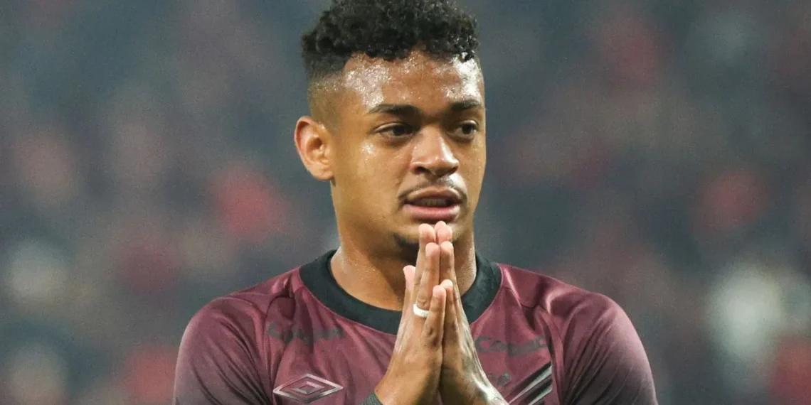 Odair Hellmann quebra silêncio sobre Léo Derik após empate do Athletico