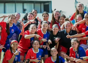 Irmãs gêmeas se destacam em goleada da equipe feminina do Paraná Clube