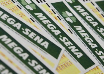 Ninguém acerta Mega-Sena; prêmio acumula para R$ 165 milhões