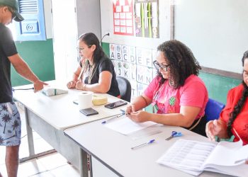 Eleitores participam de eleição simulada no Maranhão