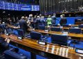 Aziz articula rito especial para levar PEC da escala 6×1 ao plenário